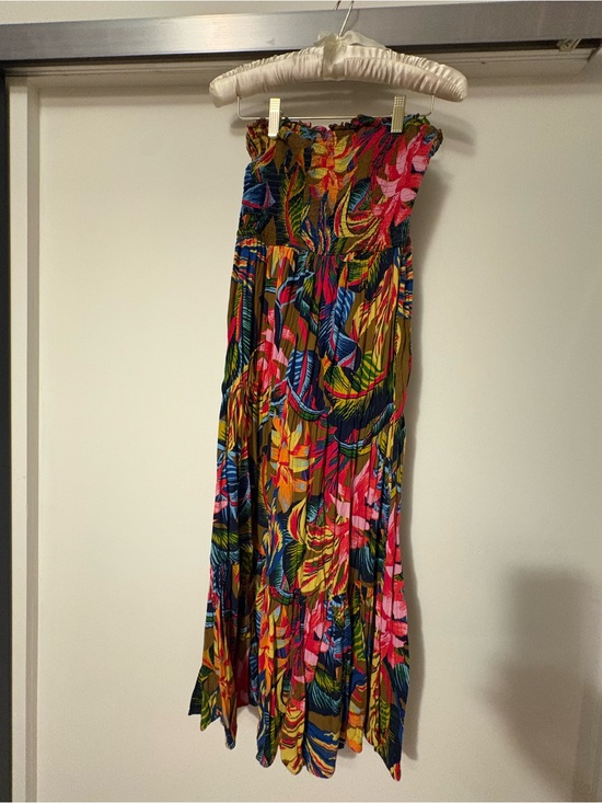 aerie Dresses & Skirts - aerie Multicolor Smocked Strapless Dress with Tropical Print